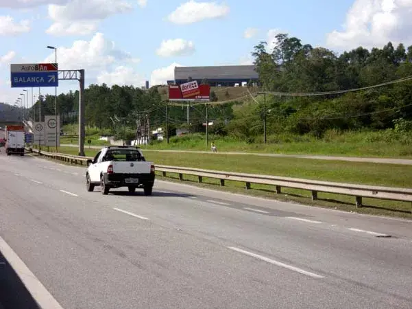 Painel Rodoviário e Front Light Rodovia Anhanguera SP-330 Imagem