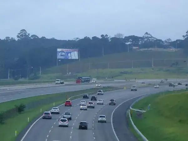 Painel Rodoviário e Front Light Rodovia dos Imigrantes SP-160 Imagem